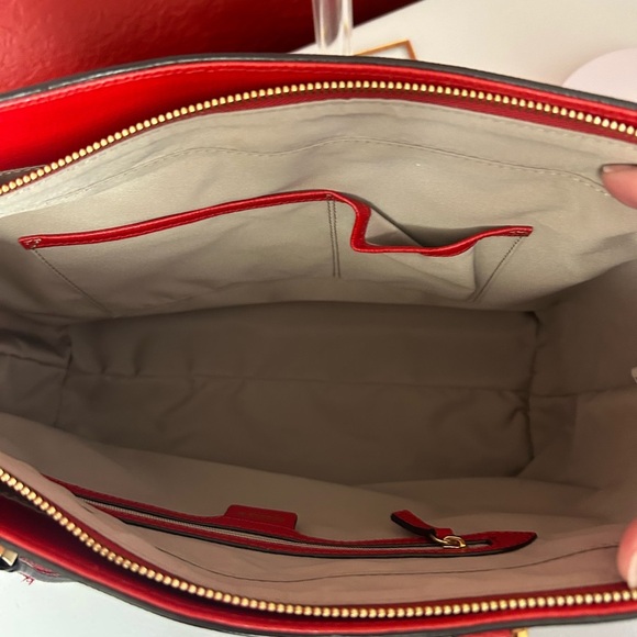 Double M Milano Elegant Red Tote Bag - Picture 4 of 9